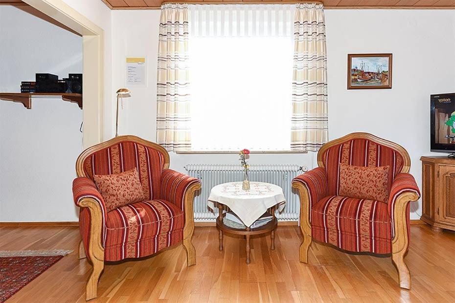 Ferienwohnungen Im Haus Nordseebrise Neuharlingersiel Exterior foto