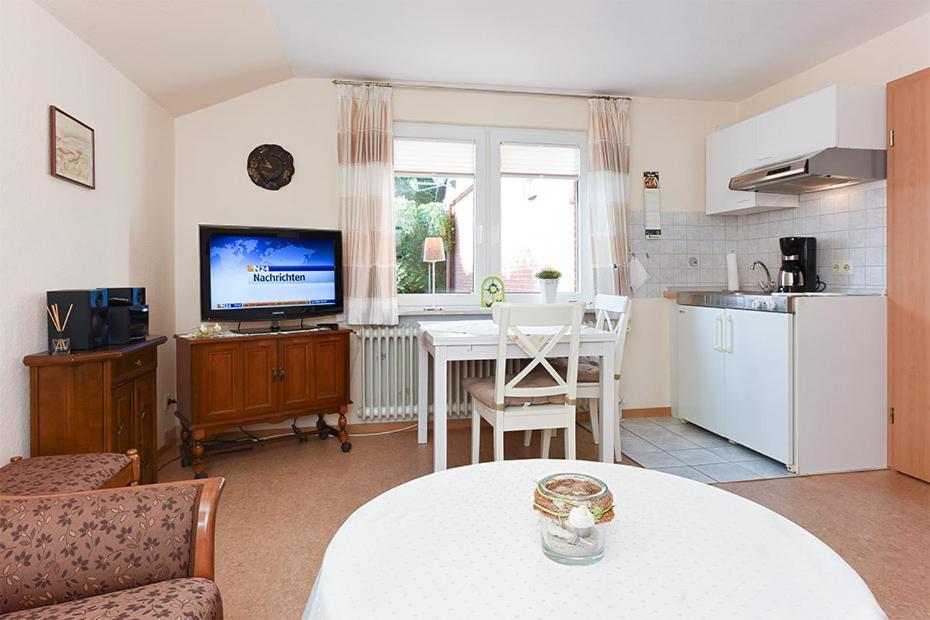 Ferienwohnungen Im Haus Nordseebrise Neuharlingersiel Exterior foto